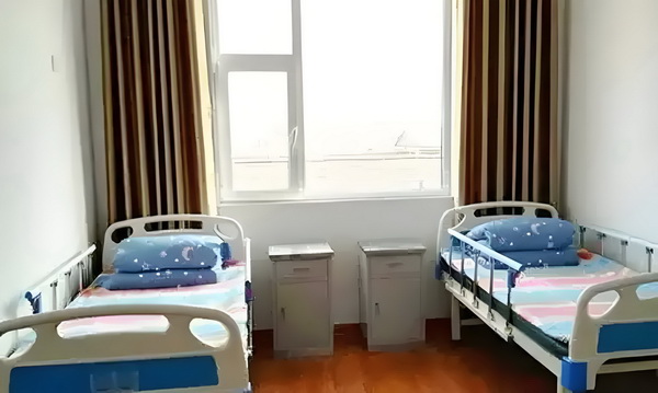 深圳龙岗坂田落户_53岁朱茵住山里开破车？ 住山里开破中加载视频