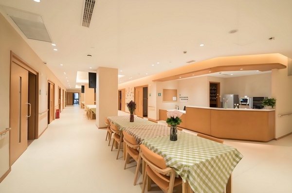 深圳区户口迁入_阿娇一个人独居北京3居室，自称比香港要便宜 独居北京3一次小财女曾扫过